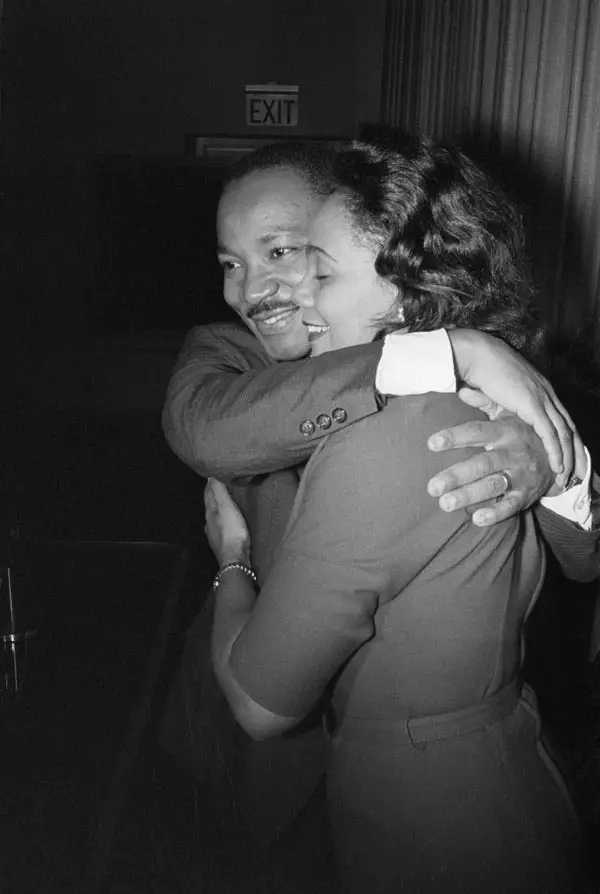 This photo was the inspiration for the new MLK Jr. memorial statue on the Boston Common called “The Embrace.” – Bettmann
